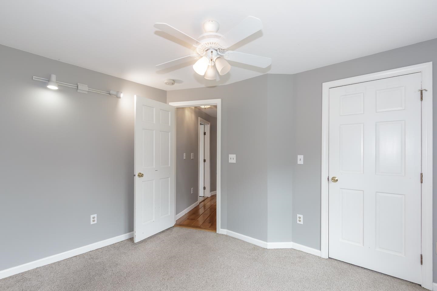 Sandown, New Hampshire 03873, United States, 2 Bedrooms Bedrooms, ,2 BathroomsBathrooms,Residential,Active,172257