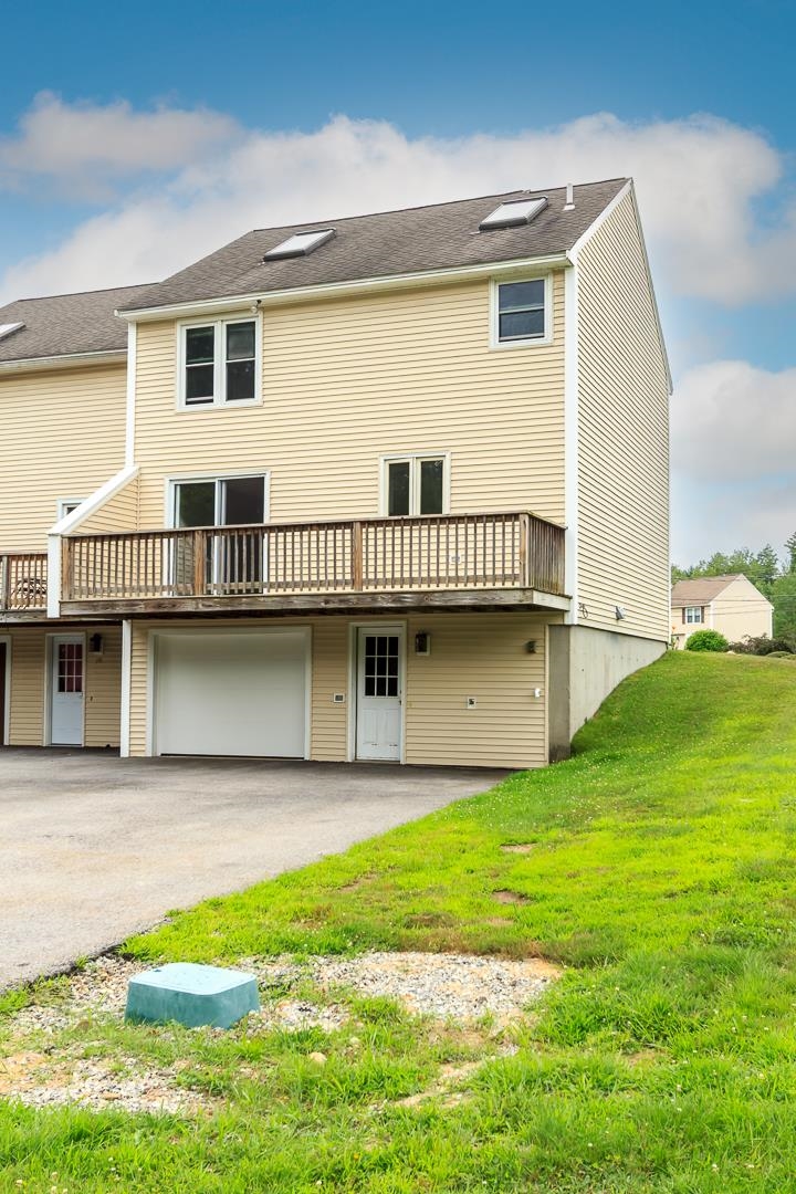 Sandown, New Hampshire 03873, United States, 2 Bedrooms Bedrooms, ,2 BathroomsBathrooms,Residential,Active,172257