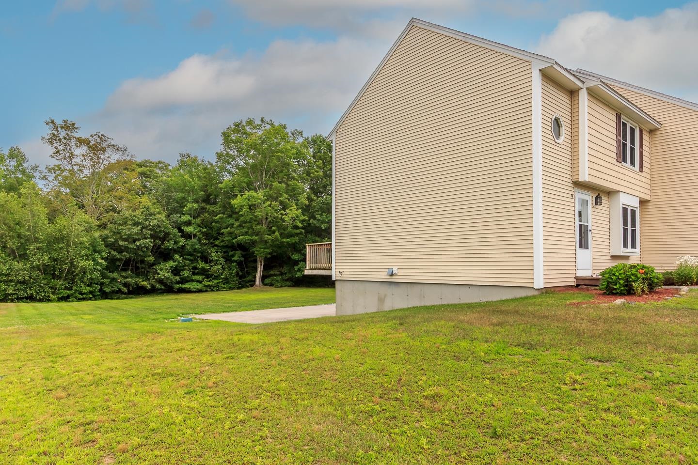 Sandown, New Hampshire 03873, United States, 2 Bedrooms Bedrooms, ,2 BathroomsBathrooms,Residential,Active,172257