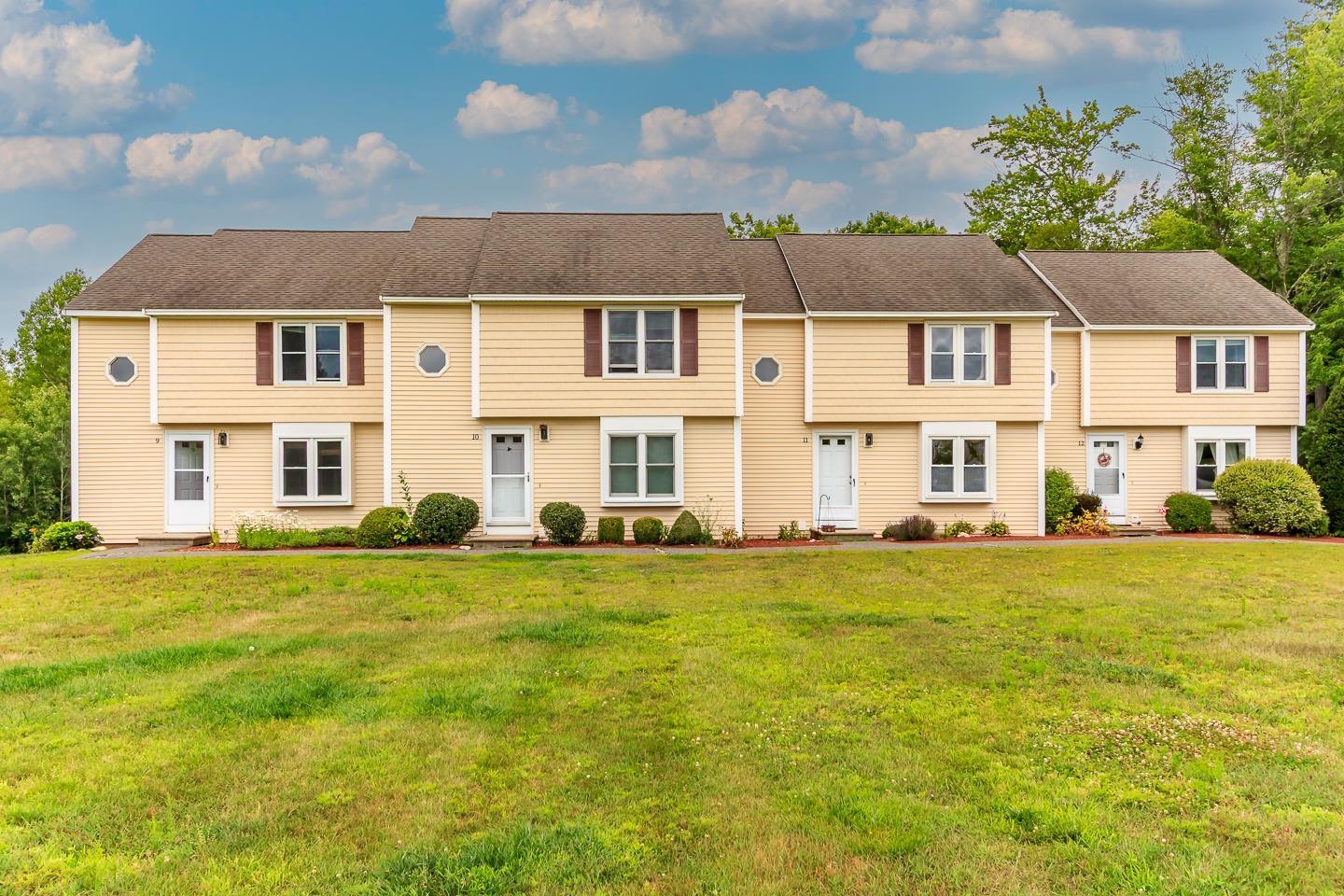 Sandown, New Hampshire 03873, United States, 2 Bedrooms Bedrooms, ,2 BathroomsBathrooms,Residential,Active,172257