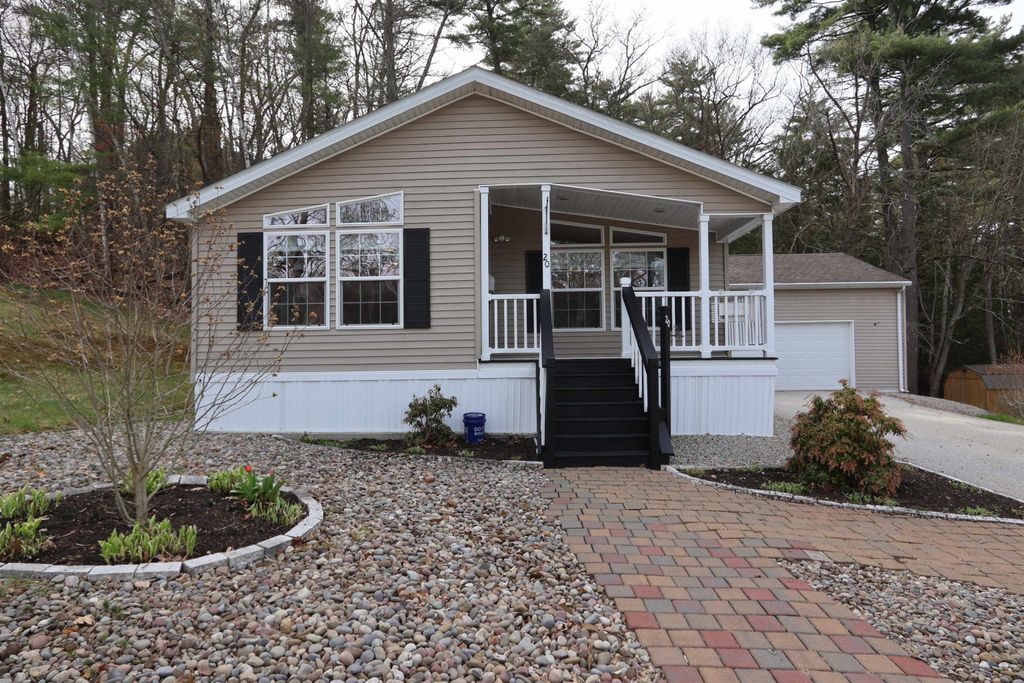 Photo of 20 Kirkwood Road, Hooksett, NH 03106 (MLS # 5087139)