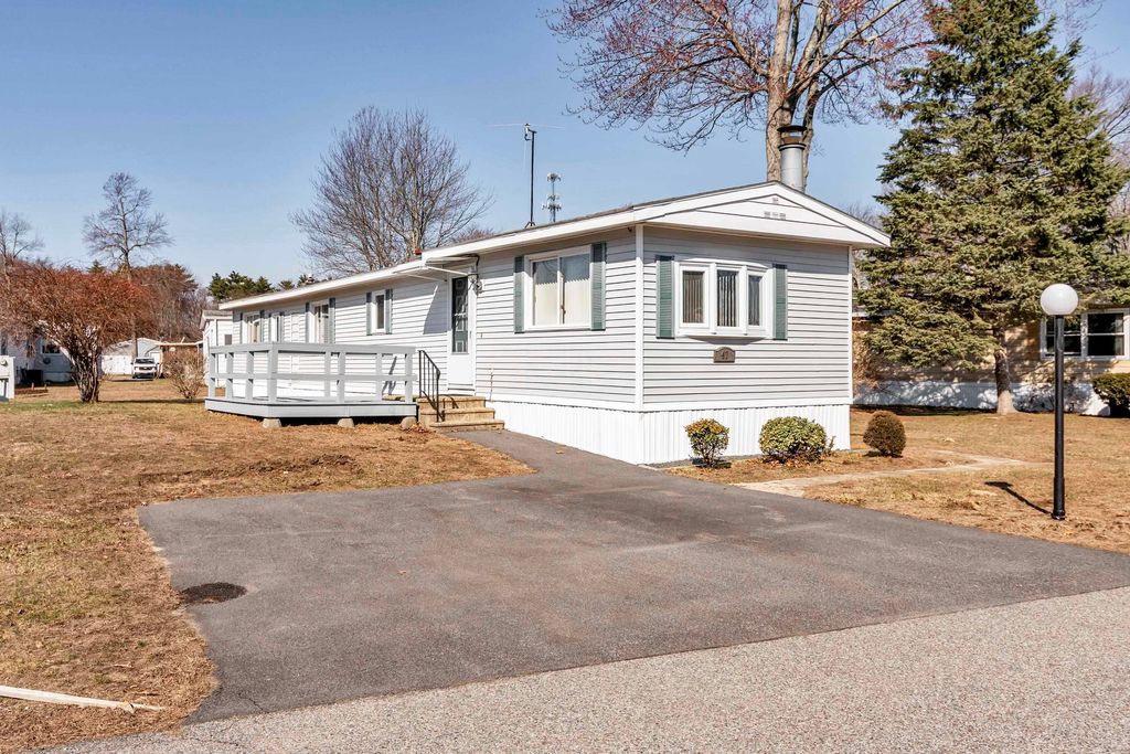 Photo of 47 Scott Avenue, Seabrook, NH 03874 (MLS # 5081458)