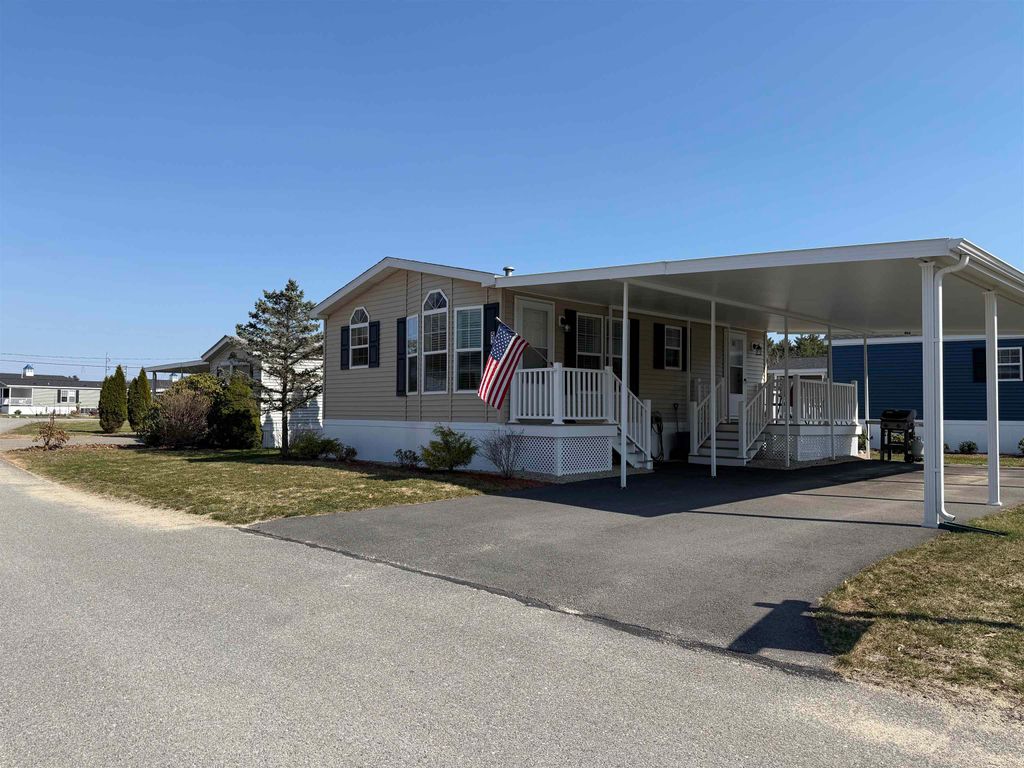 Photo of 53 Hagop Road, Salem, NH 03079 (MLS # 5073621)