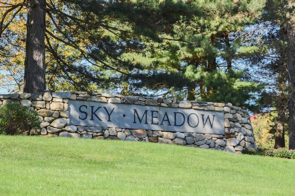 Photo of 12 Mountain Laurels Drive #U-207, Nashua, NH 03062 (MLS # 5066124)