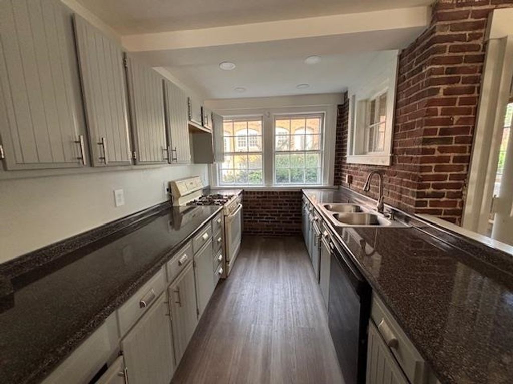 Photo of 633 Canal Street, Manchester, NH 03101 (MLS # 5067544)