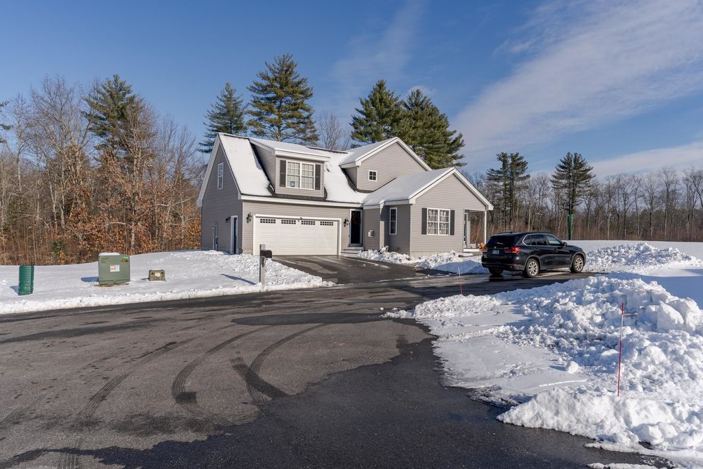 Photo of 113 Crawley Falls Road #3, Brentwood, NH 03833 (MLS # 5071441)