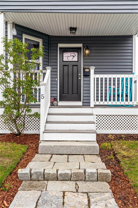 Photo of 5 Arlington Avenue, Nashua, NH 03060 (MLS # 5084214)