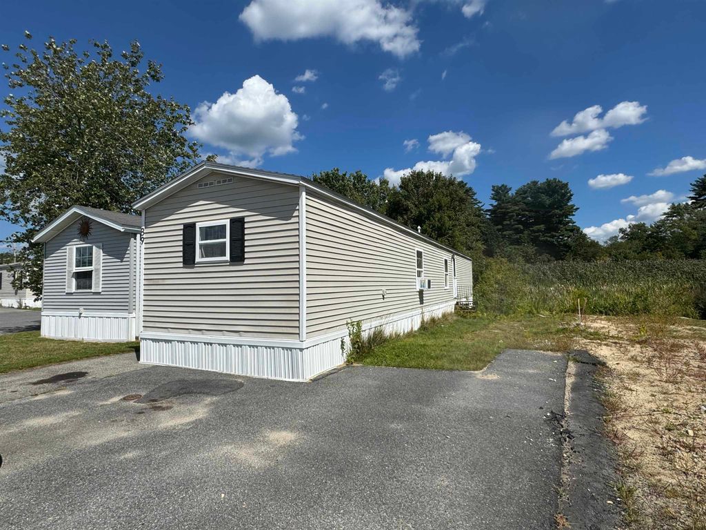 Photo of 89 End Street, Salem, NH 03079 (MLS # 5062441)