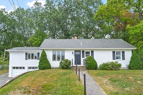 Photo of 13 Phillips Drive, Hudson, NH 03051 (MLS # 5063131)
