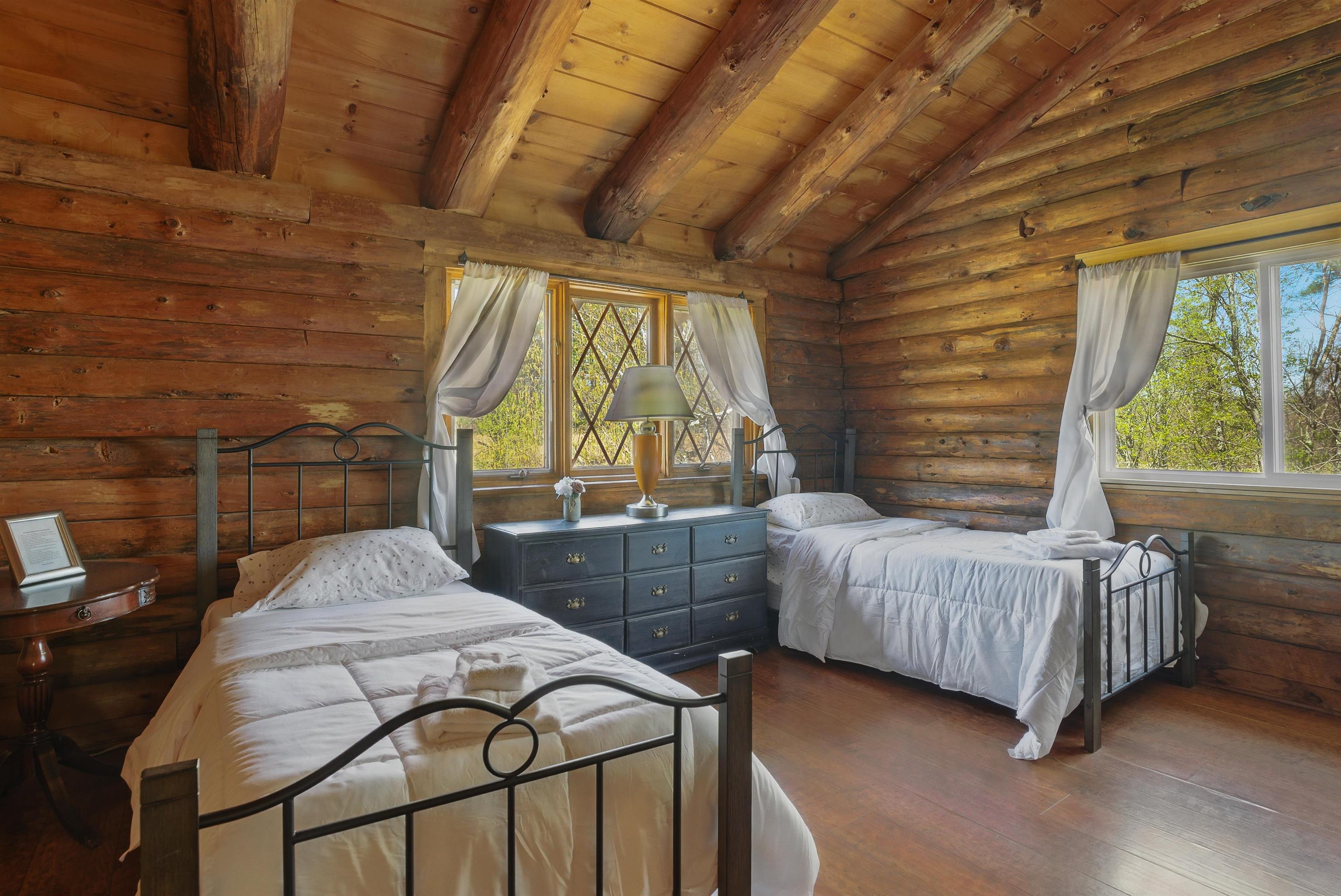 Temple, New Hampshire 03084, United States, 5 Bedrooms Bedrooms, ,4 BathroomsBathrooms,Residential,Active,167963