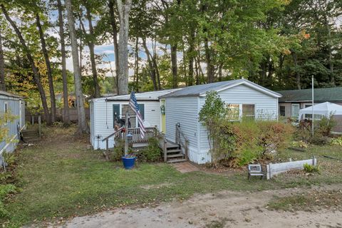 343 Old Lakeshore Road 32 Gilford NH 03249
