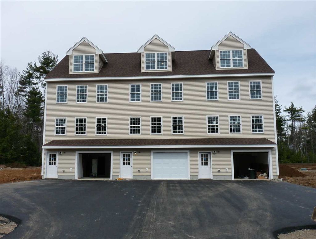 Photo of 56 Eagle Ridge Road #Unit 3, Sandown, NH 03873 (MLS # 5072208)