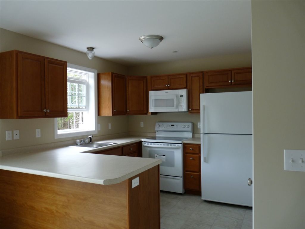 Photo of 56 Eagle Ridge Road #Unit 3, Sandown, NH 03873 (MLS # 5072208)