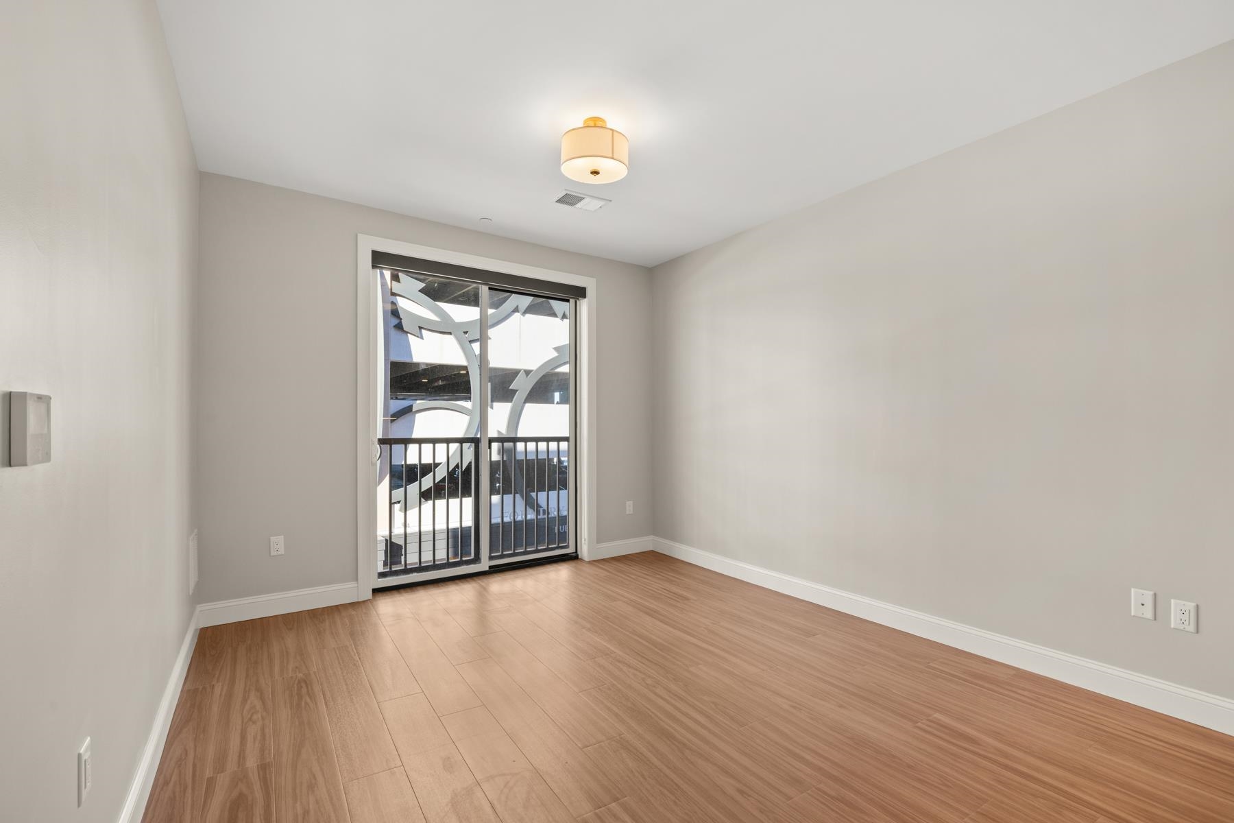 99 Foundry Place 206