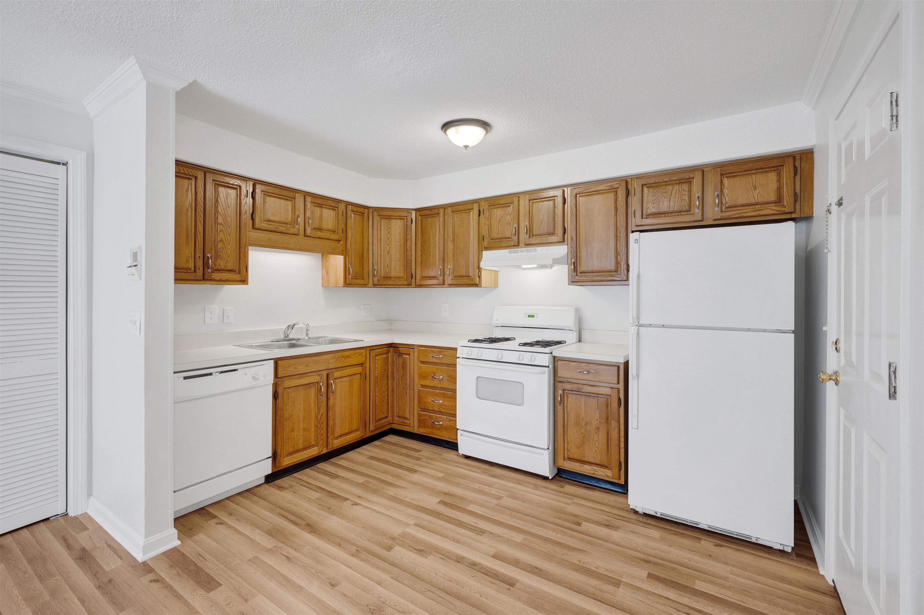 50 Brookside Drive N5
