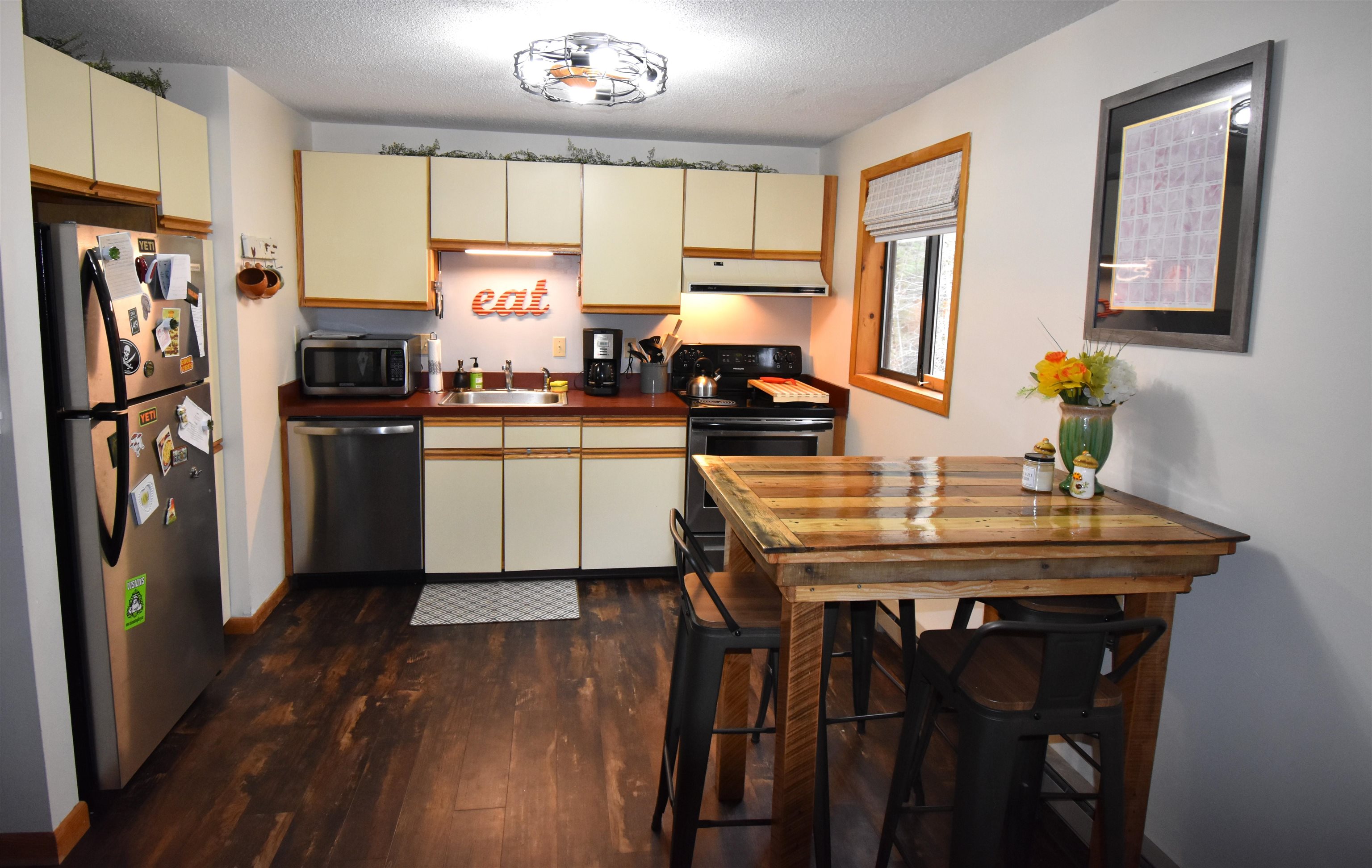 8 Streamside Road 3
