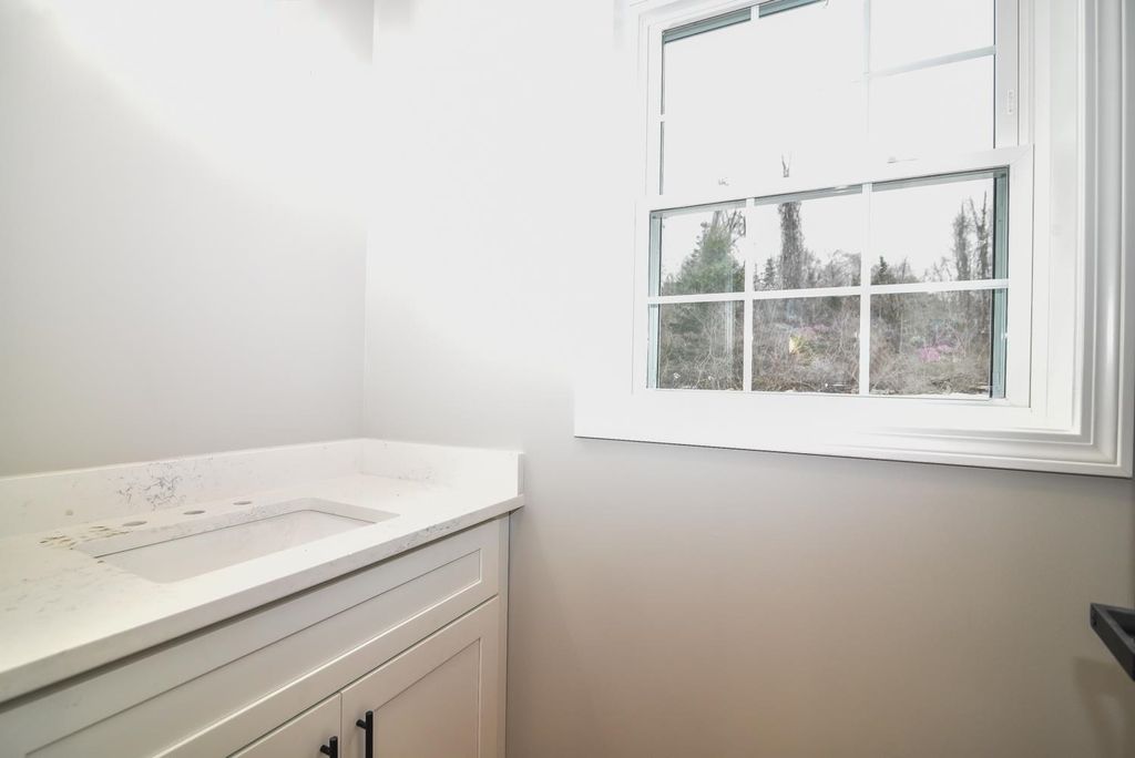 Photo of 19 Mammoth Road, Hooksett, NH 03106 (MLS # 5079203)