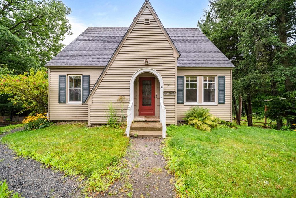 Photo of 32 Woodbury Street, Keene, NH 03431 (MLS # 5058148)