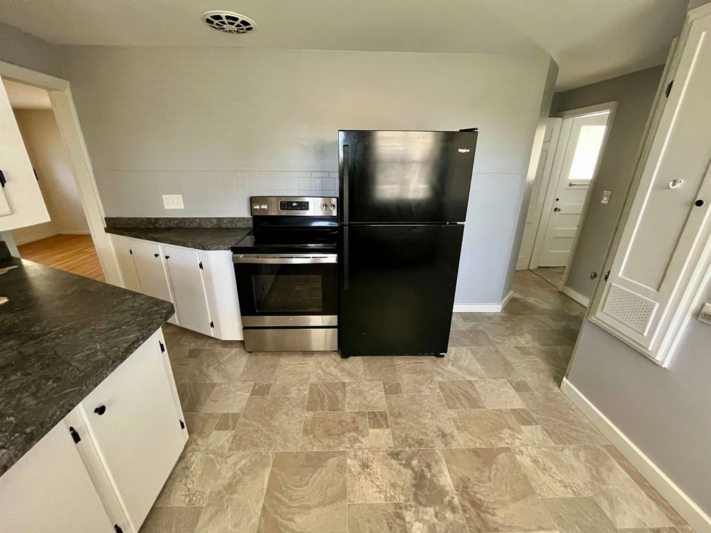 Photo of 13 Pennacook Street, Manchester, NH 03104 (MLS # 5064855)