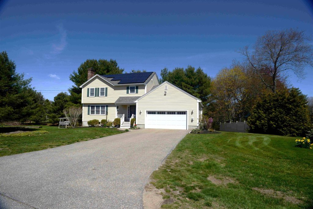 Photo of 4 Shannon Drive, Stratham, NH 03885 (MLS # 5086994)