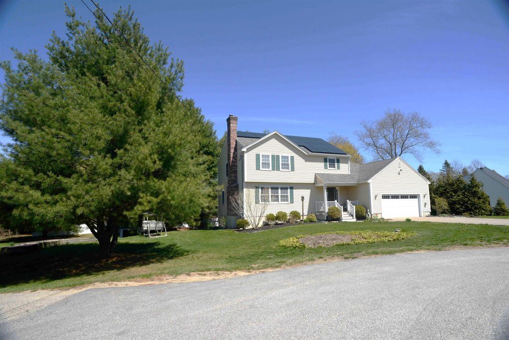 Photo of 4 Shannon Drive, Stratham, NH 03885 (MLS # 5086994)