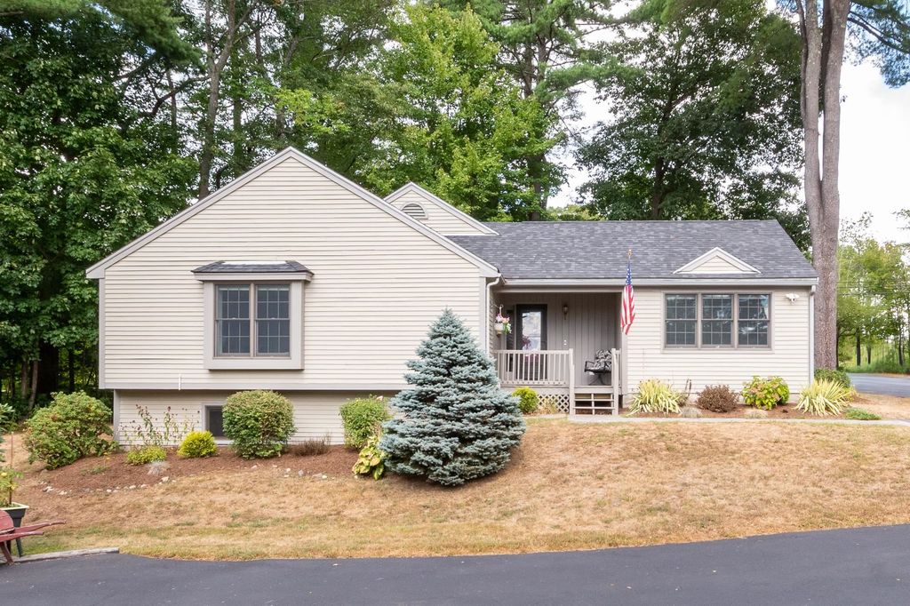 Photo of 674 Elm Street #30, Laconia, NH 03246 (MLS # 5078376)