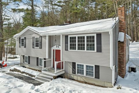 Photo of 17 Twilight Drive, Nashua, NH 03062 (MLS # 5076452)