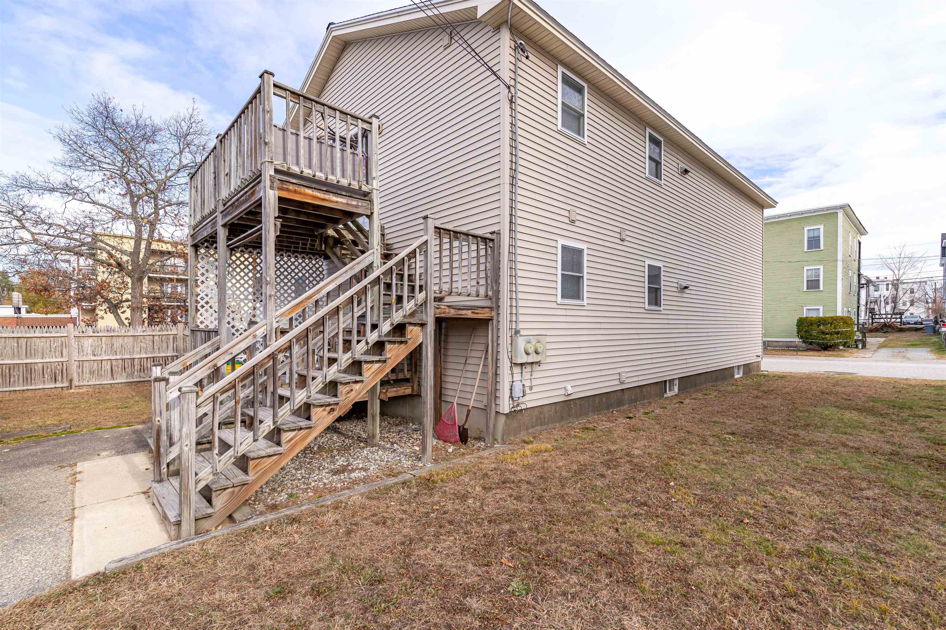 570 Montgomery Street