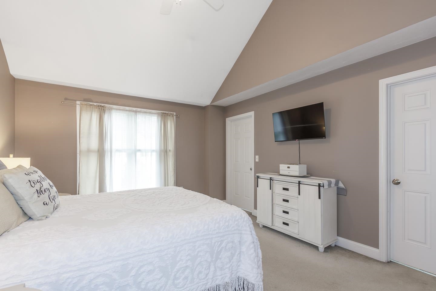 Goffstown, New Hampshire 03102, United States, 2 Bedrooms Bedrooms, ,2 BathroomsBathrooms,Residential,Active,187295