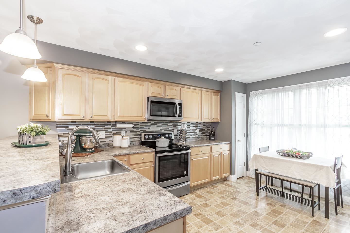 Goffstown, New Hampshire 03102, United States, 2 Bedrooms Bedrooms, ,2 BathroomsBathrooms,Residential,Active,187295