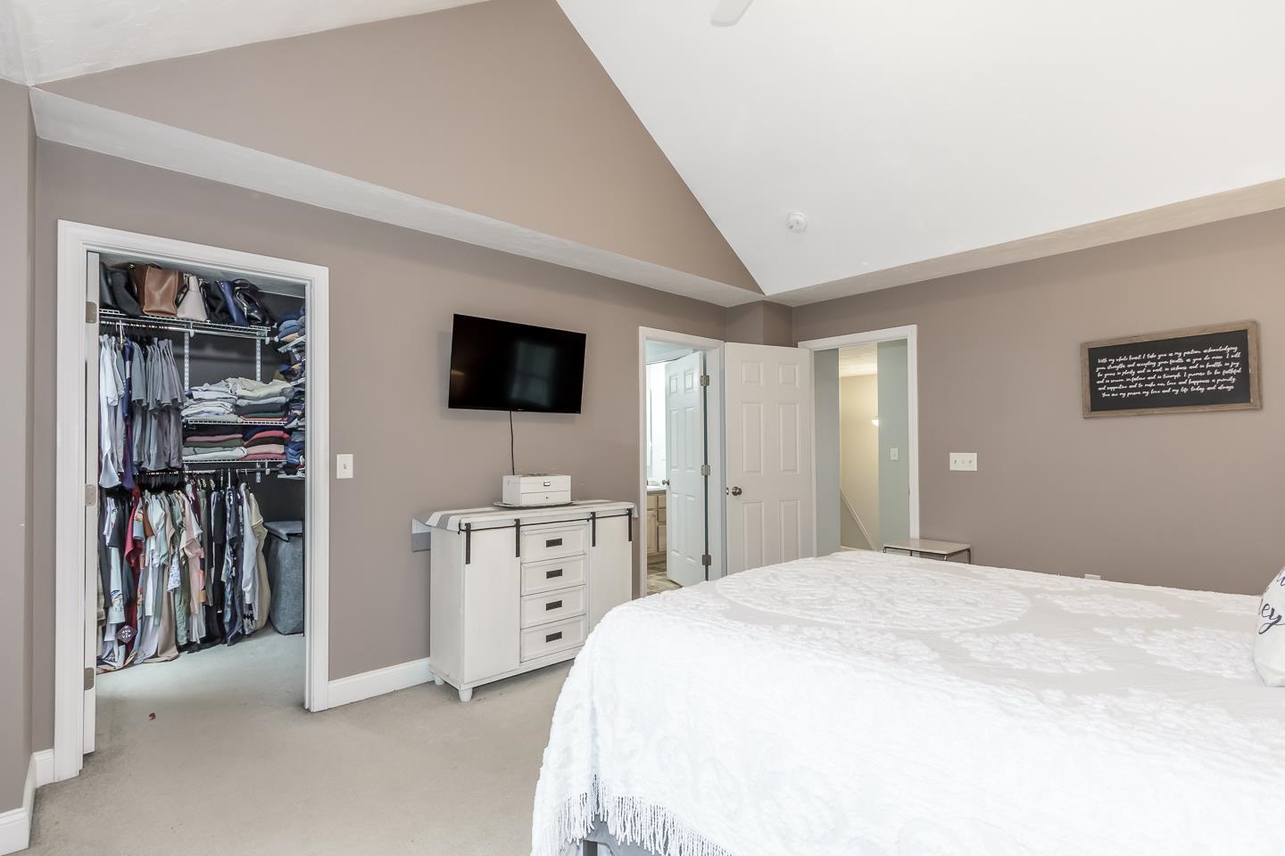 Goffstown, New Hampshire 03102, United States, 2 Bedrooms Bedrooms, ,2 BathroomsBathrooms,Residential,Active,187295