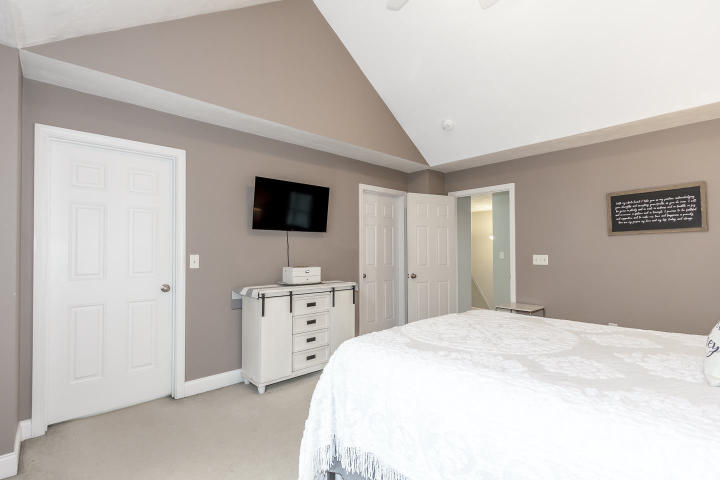 Goffstown, New Hampshire 03102, United States, 2 Bedrooms Bedrooms, ,2 BathroomsBathrooms,Residential,Active,187295