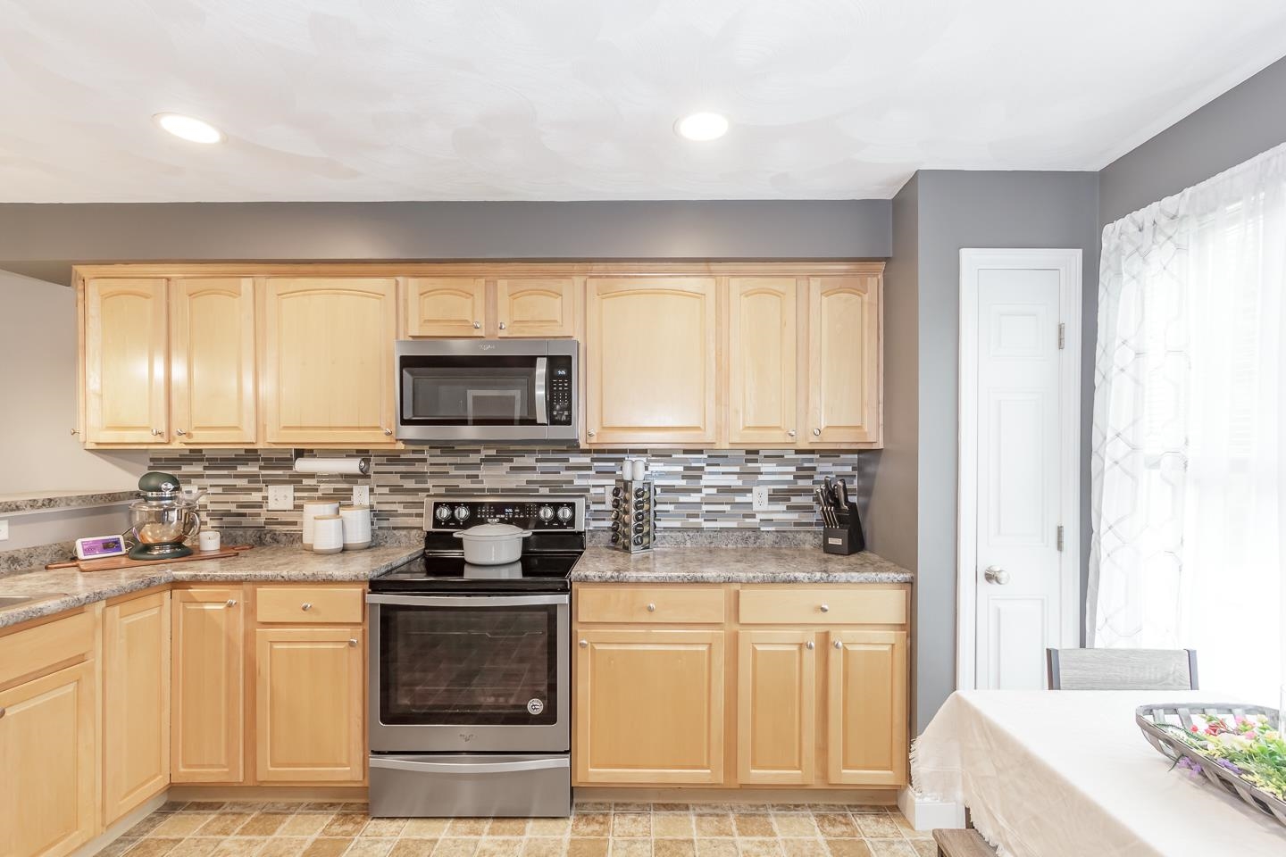 Goffstown, New Hampshire 03102, United States, 2 Bedrooms Bedrooms, ,2 BathroomsBathrooms,Residential,Active,187295