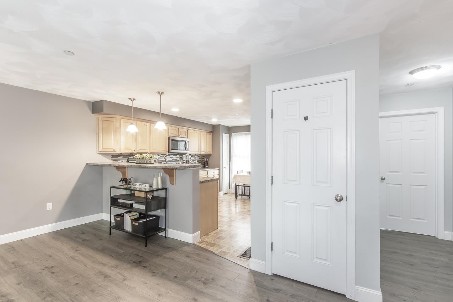 Goffstown, New Hampshire 03102, United States, 2 Bedrooms Bedrooms, ,2 BathroomsBathrooms,Residential,Active,187295