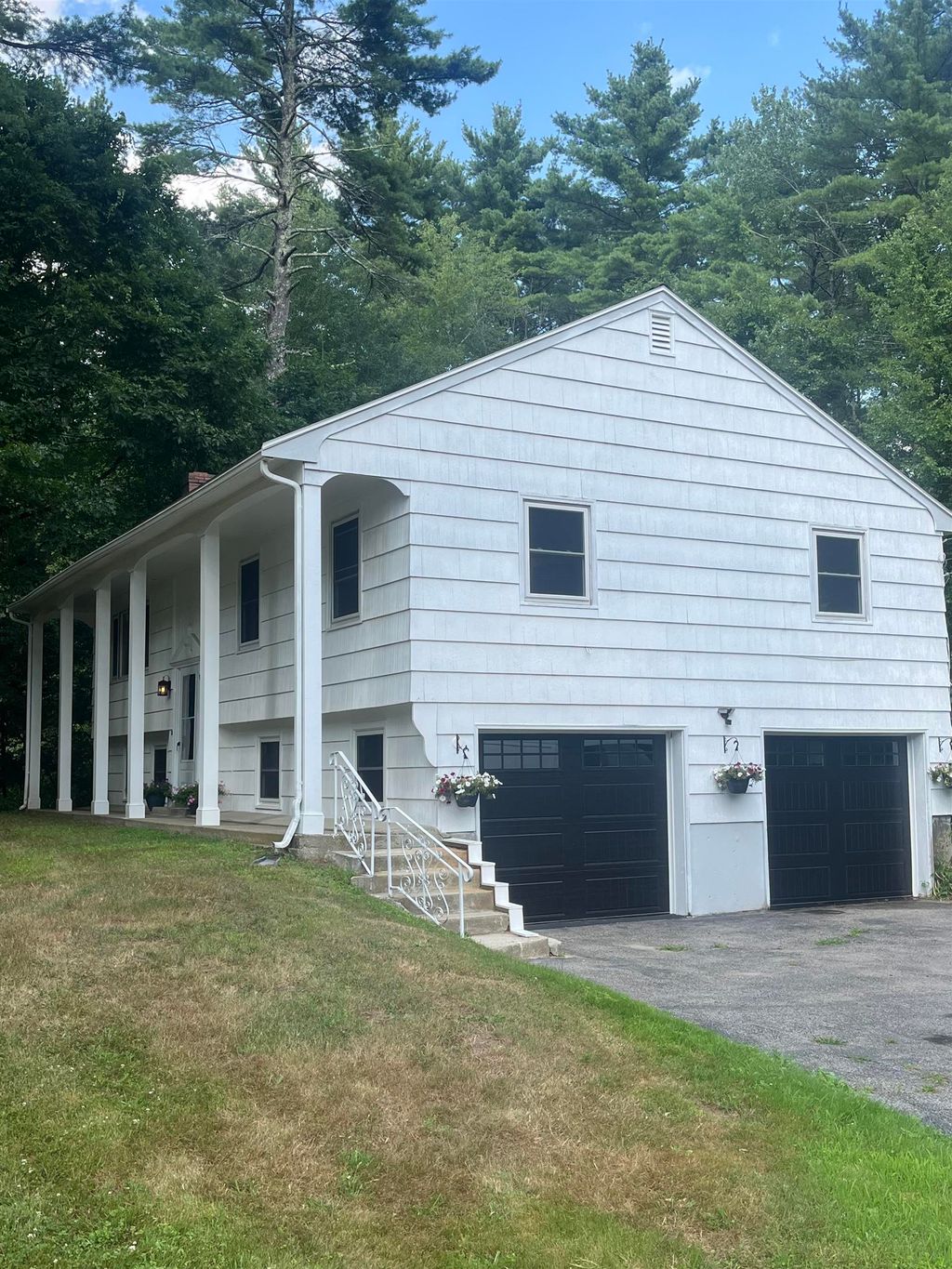 Photo of 24 Hampton Falls Road, Exeter, NH 03833 (MLS # 5060490)