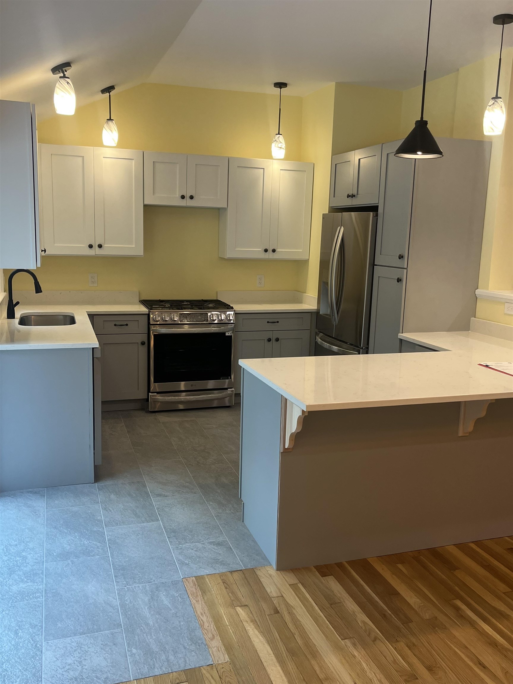 Exeter, New Hampshire 03833, United States, 3 Bedrooms Bedrooms, ,2 BathroomsBathrooms,Residential,Active,206434