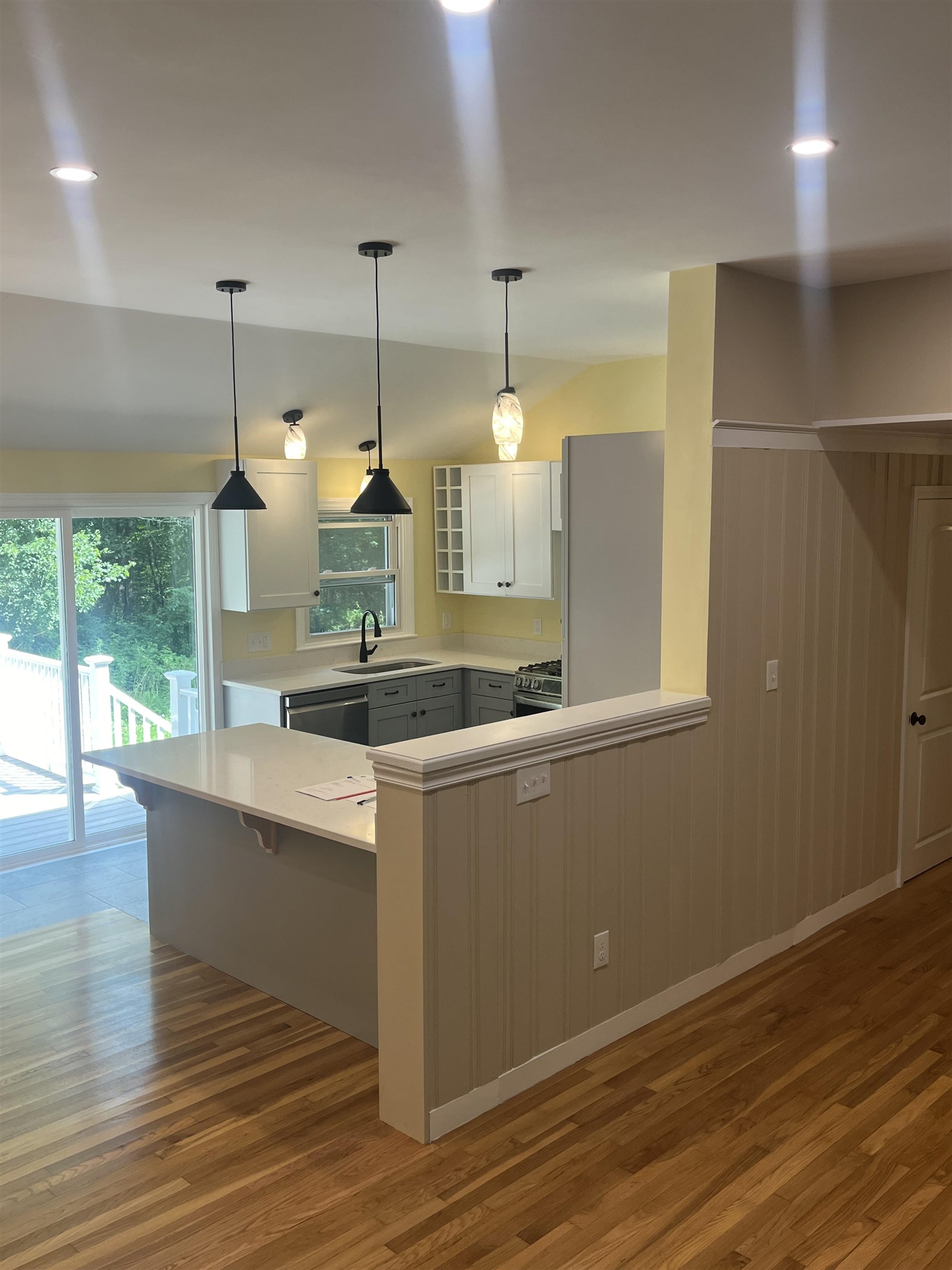 Exeter, New Hampshire 03833, United States, 3 Bedrooms Bedrooms, ,2 BathroomsBathrooms,Residential,Active,206434