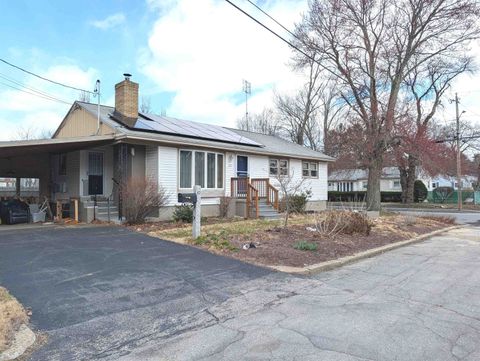 Photo of 12 Fernand Street, Manchester, NH 03103 (MLS # 5082849)