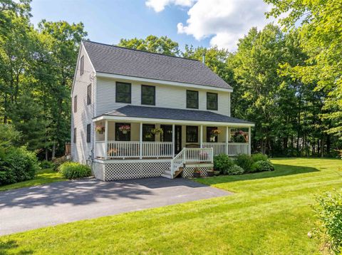 Photo of 162 Lakeside Oaks Drive, Barrington, NH 03825 (MLS # 5080648)
