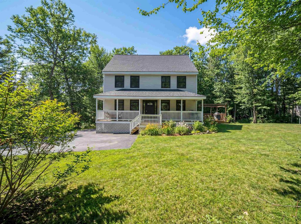 Photo of 162 Lakeside Oaks Drive, Barrington, NH 03825 (MLS # 5080648)