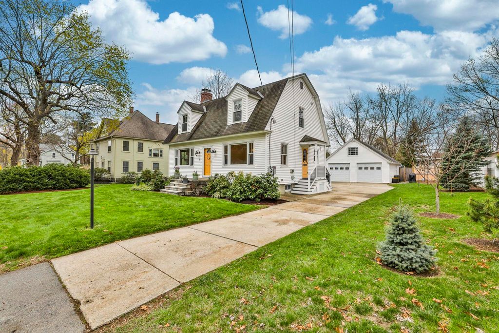 Photo of 25 Eastman Street, Nashua, NH 03060 (MLS # 5085108)