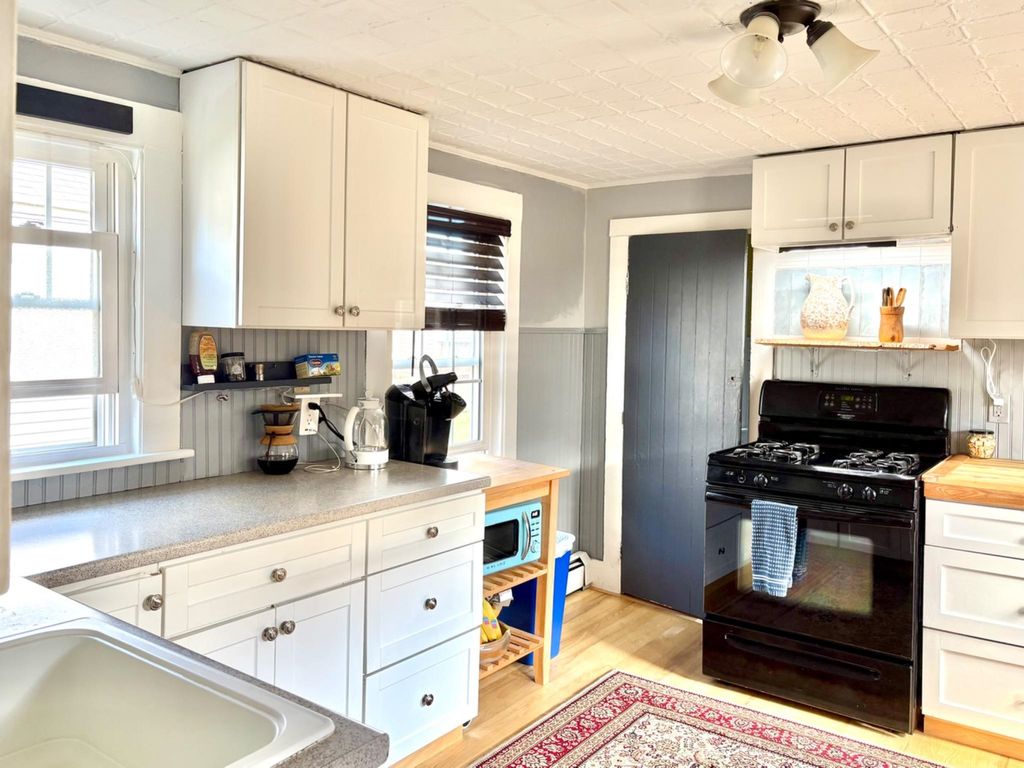 Photo of 5 Kossuth Street, Exeter, NH 03833 (MLS # 5063280)