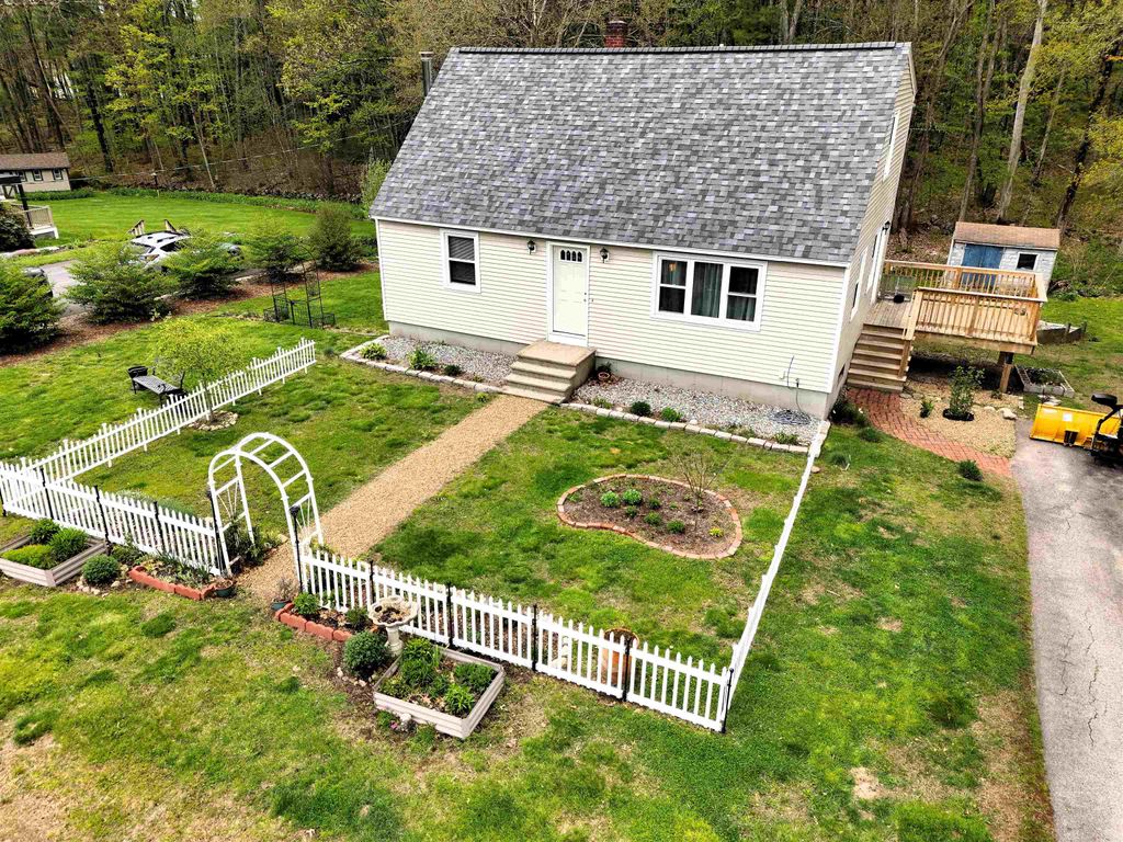 Photo of 19 Edgewood Street, Milford, NH 03055 (MLS # 5088517)