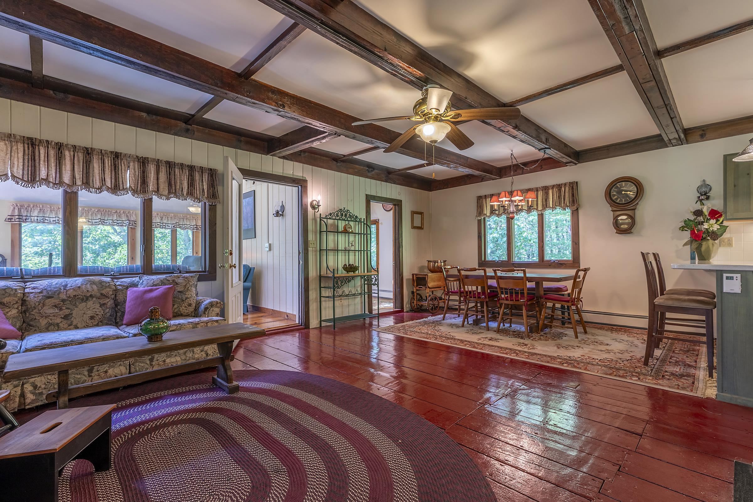 112 Robin Hill Road