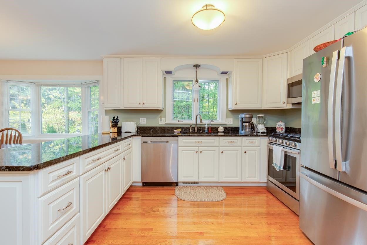 Bow, New Hampshire 03304, United States, 4 Bedrooms Bedrooms, ,3 BathroomsBathrooms,Residential,Pending,37262