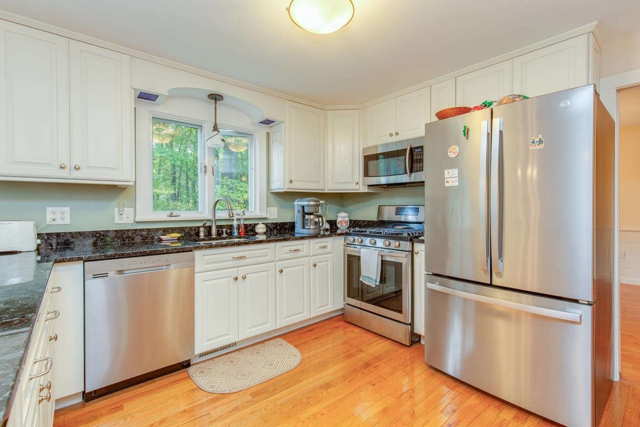 Bow, New Hampshire 03304, United States, 4 Bedrooms Bedrooms, ,3 BathroomsBathrooms,Residential,Pending,37262