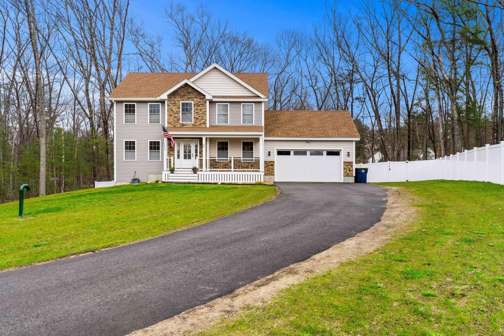 Photo of 11 Springview Terrace, Plaistow, NH 03865 (MLS # 5085010)