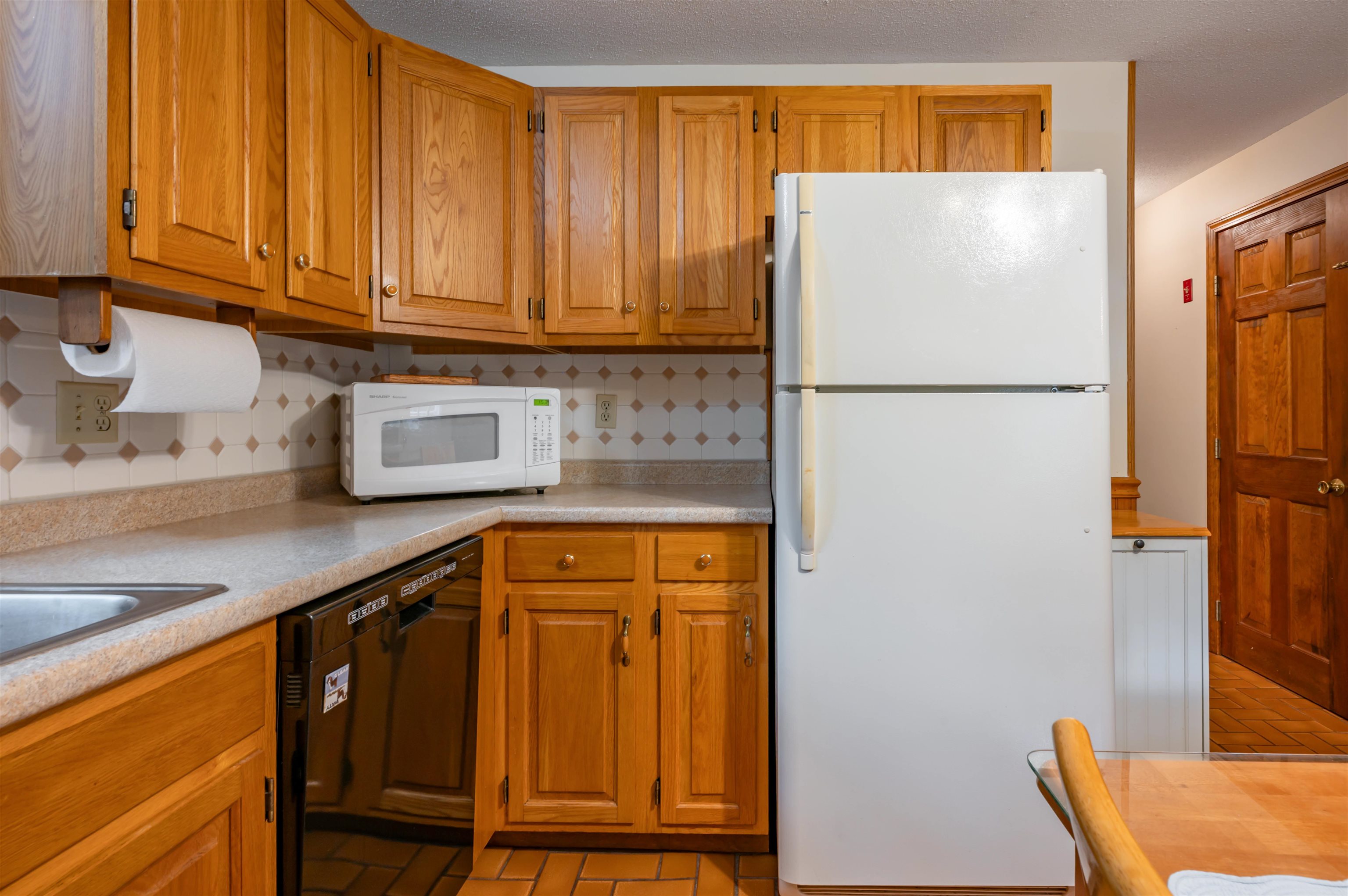 Milford, New Hampshire 03055, United States, 3 Bedrooms Bedrooms, ,2 BathroomsBathrooms,Residential,Pending,189649