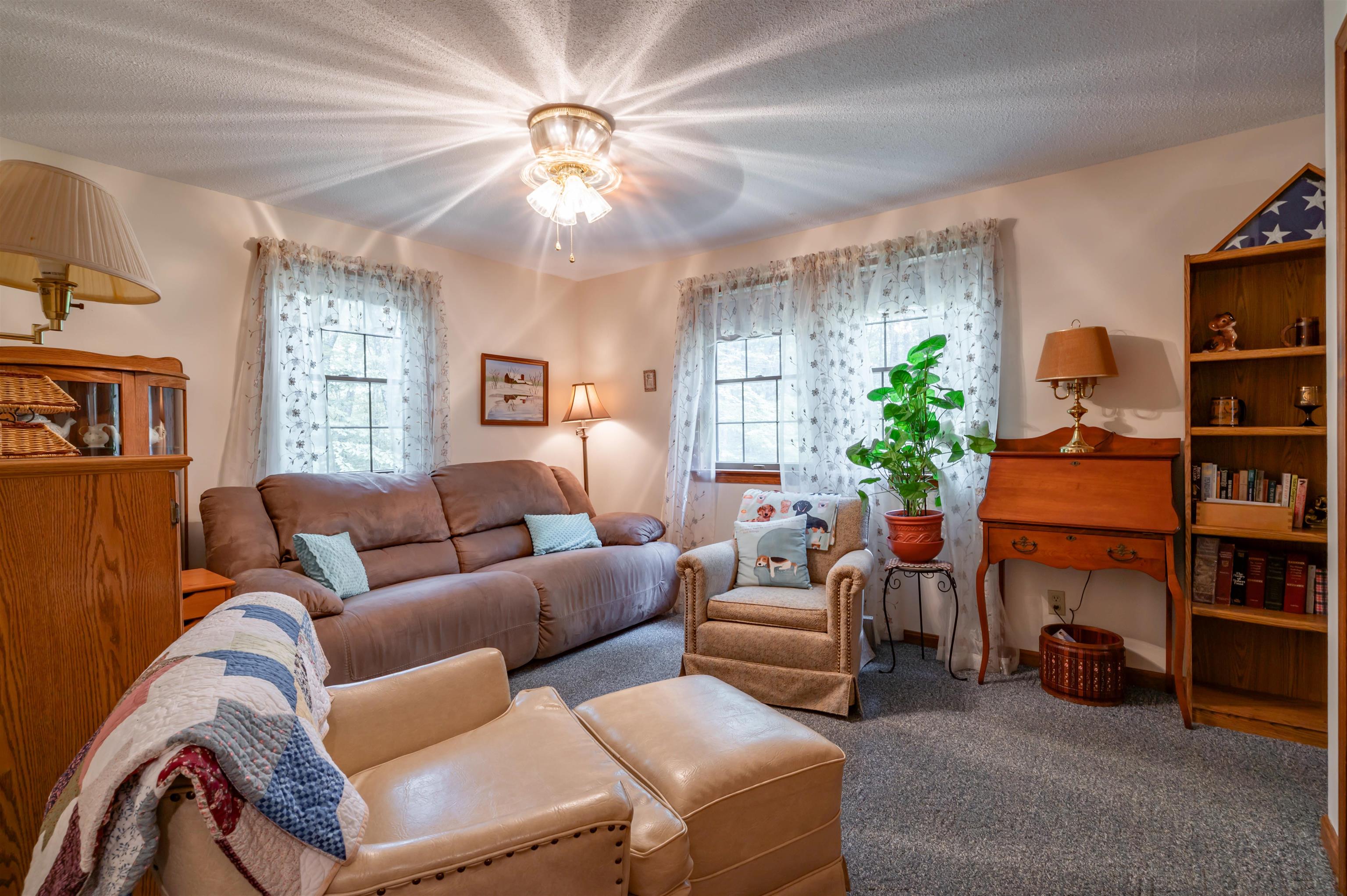 Milford, New Hampshire 03055, United States, 3 Bedrooms Bedrooms, ,2 BathroomsBathrooms,Residential,Pending,189649