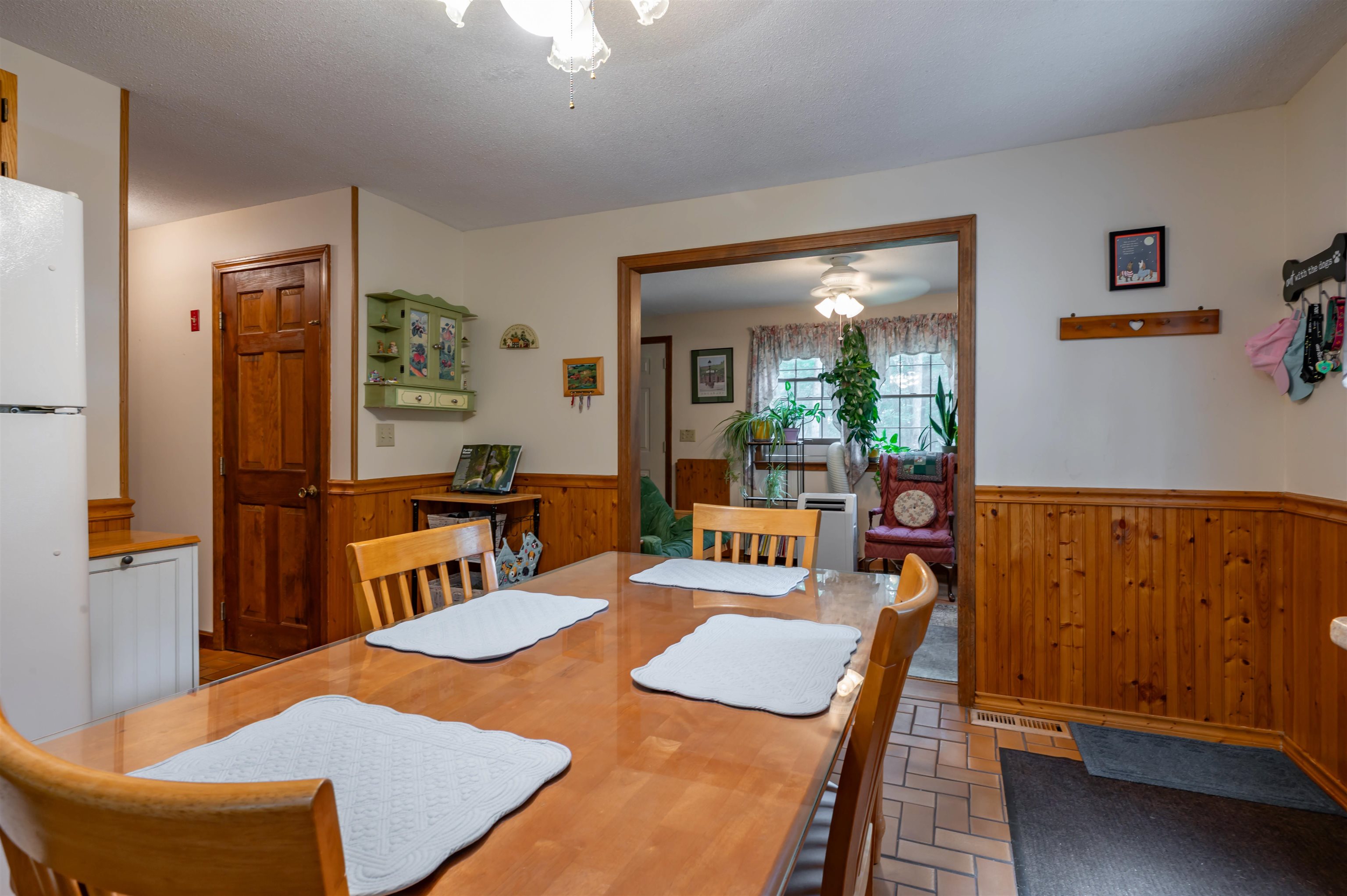 Milford, New Hampshire 03055, United States, 3 Bedrooms Bedrooms, ,2 BathroomsBathrooms,Residential,Pending,189649